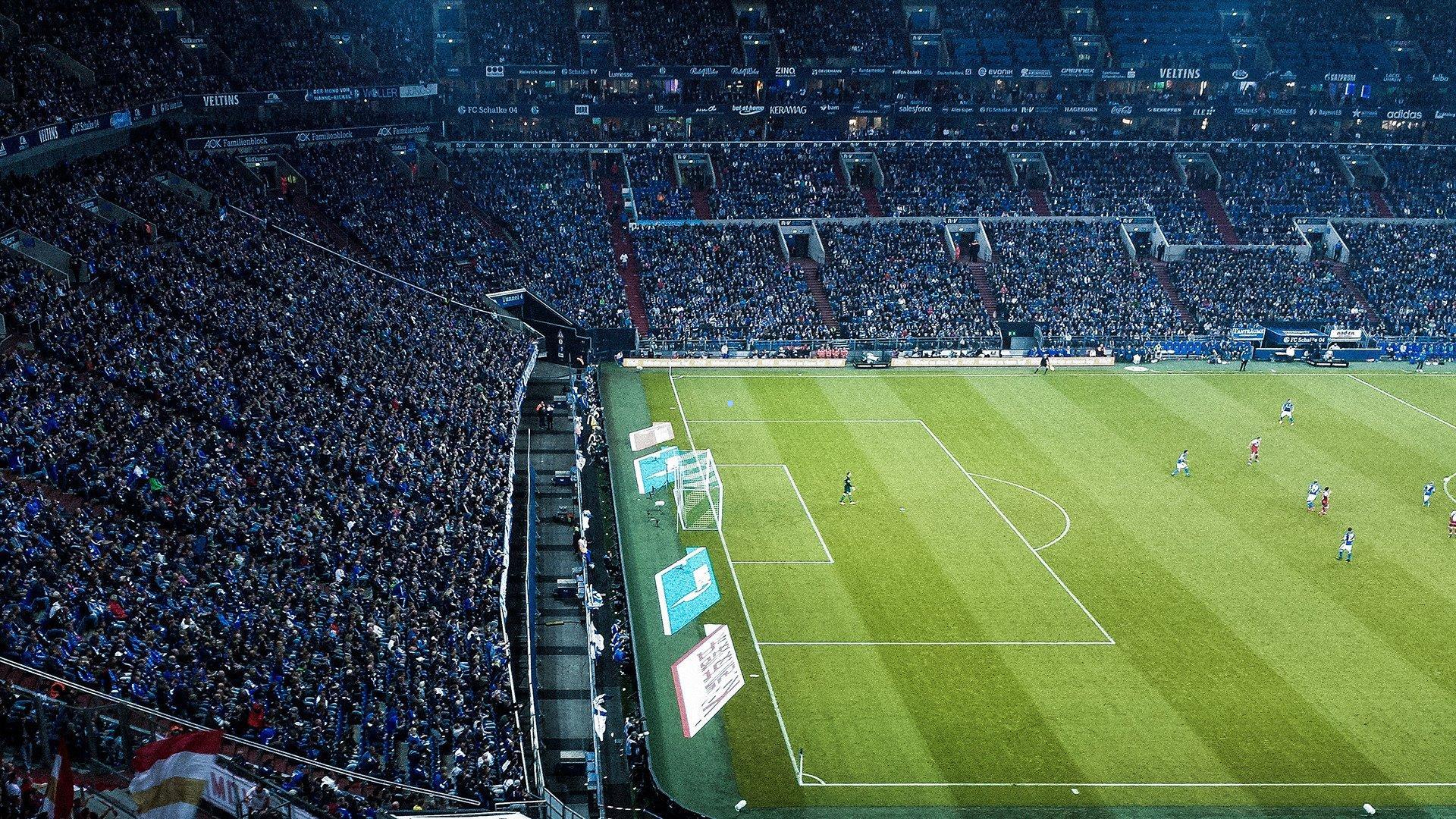 20岁308天!佩伊契诺维奇闪耀德甲,成穆勒后最年轻德国戴帽者,狼堡球迷见证新星诞生